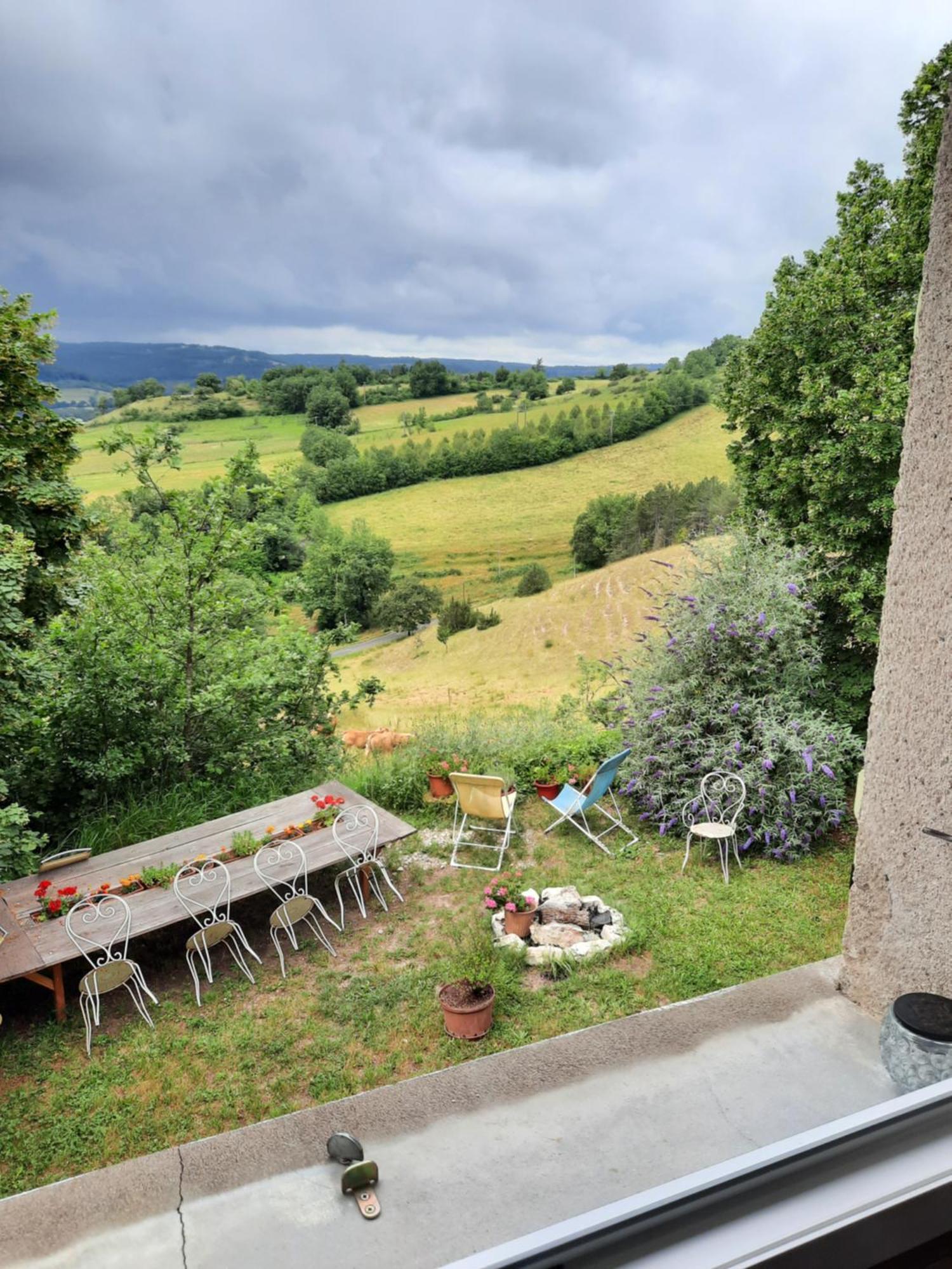 Les Coteaux De Planeze, Maison Et Jardin Dans Le Lot! Chambres Chez L'Habitant! Belmont-Bretenoux Стая снимка